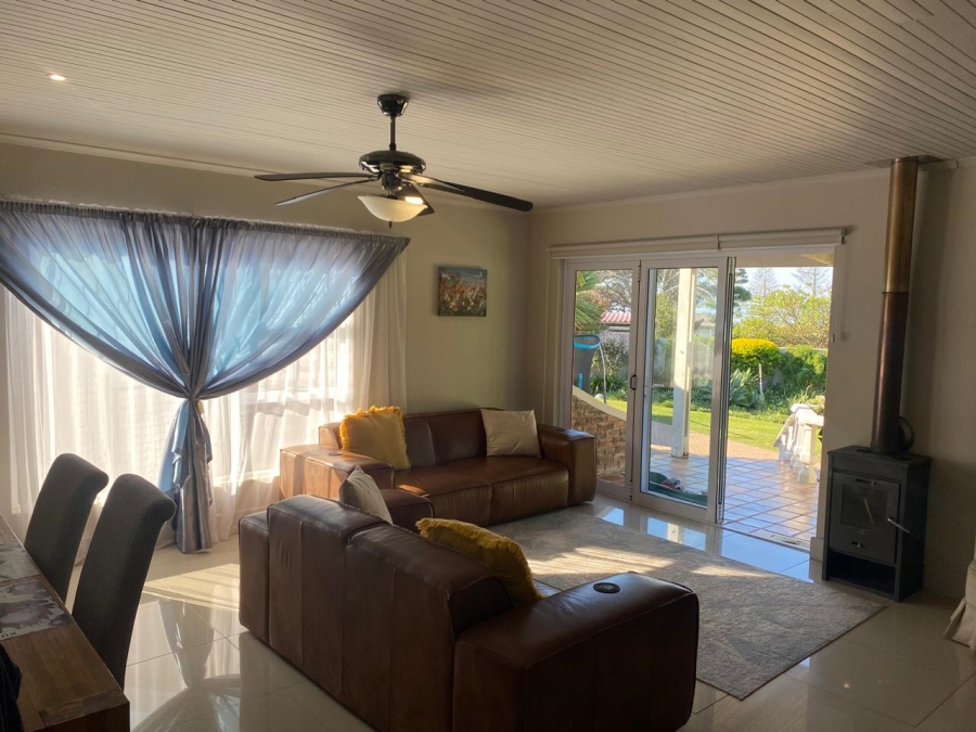 4 Bedroom Property for Sale in Mossel Bay Central Western Cape